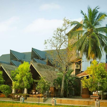Avasta Resort And Spa Anuradhapura Exterior foto