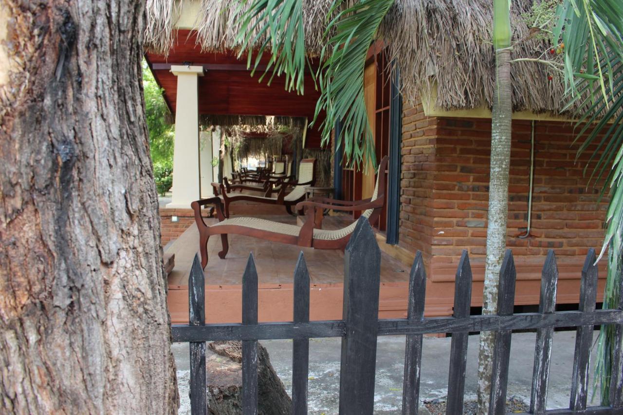 Avasta Resort And Spa Anuradhapura Exterior foto