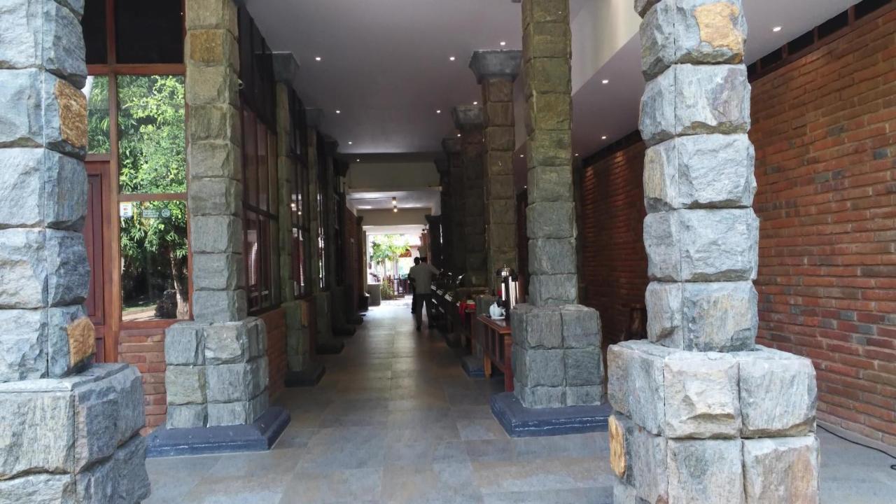 Avasta Resort And Spa Anuradhapura Exterior foto