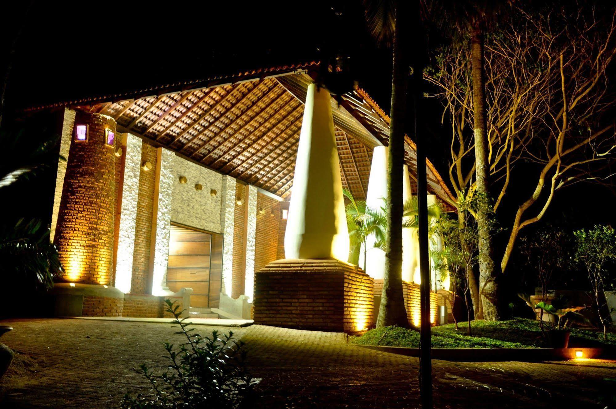 Avasta Resort And Spa Anuradhapura Exterior foto