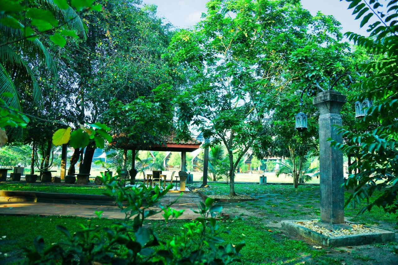 Avasta Resort And Spa Anuradhapura Exterior foto